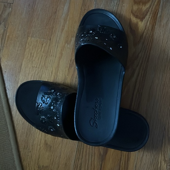 Skechers-Foamies black size 11. - Picture 2 of 6
